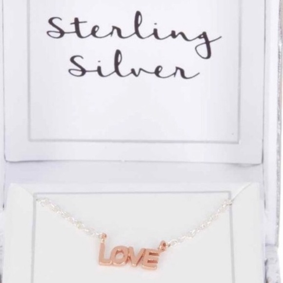 😳4 Separate necklaces for one price 😳NWT in Box - Picture 6 of 7